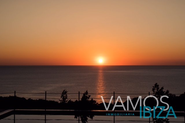 CVMAR 4 SUNSET SEA VIEW