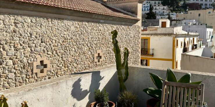 V108 APPARTMENT IN THE OLD PORT OF IBIZA TOWN